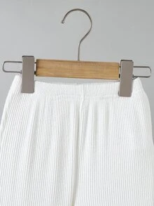 SHEIN 女童秋季兩件套，半高領羅紋長袖上衣搭配精緻蕾絲不對稱下擺，配對同色布料彈性喇叭褲，柔軟親膚彈性，溫柔韓風，適合日常穿著、外出、拍照，簡約優雅的時尚女童套裝 - 白色 - 查看 6