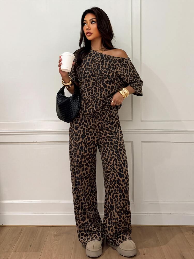 Siren Gaze Setelan 2 Potong Wanita Kasual Longgar Satu Bahu, Kaos dan Celana, Bahan 95% Katun, Motif Leopard, Cocok untuk Acara Jalan-jalan. - MultiWarna - View 5