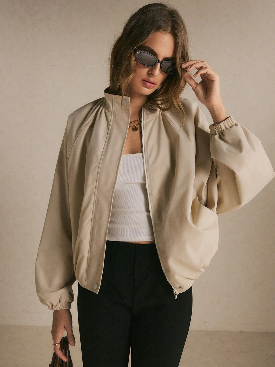 Poéselle Jaket Bomber Wanita Warna Beige Ukuran Besar – Jaket Ringan dengan Resleting Depan, Kerah Corong, Lengan Raglan, dan Manset Elastis, Jaket Musim Gugur dan Musim Dingin Wanita yang Chic - Aprikot - View 1