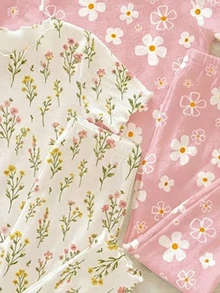 SHEIN 2 conjuntos aleatorios de 3 de ropa de casa para niñas pequeñas, bonitos y dulces, con estampado floral de margaritas bohemias en blanco y rosa, estilo Mori con volantes y contraste de color para vacaciones de verano - Multicolor - Ver 4