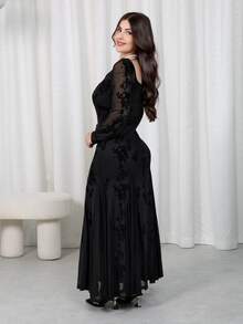 Nour Diyab 女款方領優雅植絨花卉長袖修身魚尾禮服，適合正式場合與婚禮賓客穿著 - 黑色 - 查看 2