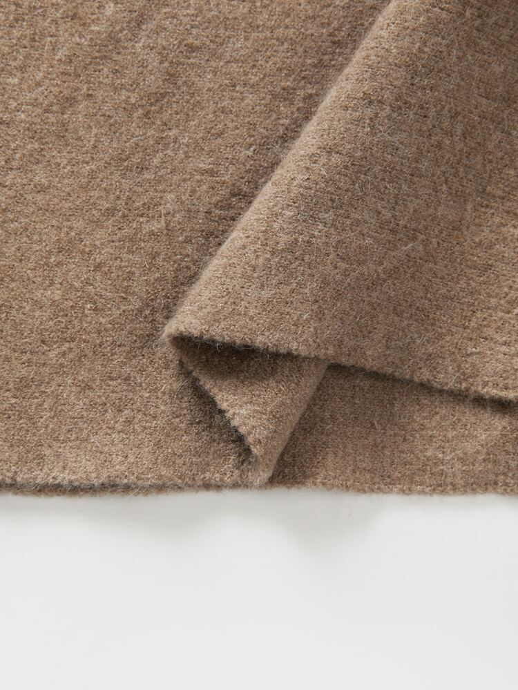 SHEIN Model Cape Rajut Asimetris French Lazy Musim Gugur/Musim Dingin Terbaru untuk Wanita, Kerah Gulung, Detail Kancing, Lengan Pendek, Potongan Longgar. - Khaki - View 5