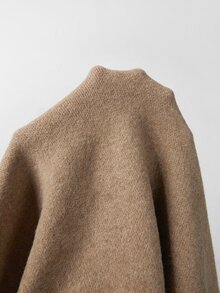 SHEIN Model Cape Rajut Asimetris French Lazy Musim Gugur/Musim Dingin Terbaru untuk Wanita, Kerah Gulung, Detail Kancing, Lengan Pendek, Potongan Longgar. - Khaki - View 7