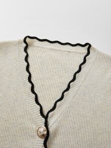 SHEIN Cardigan Rajut Bergaris Leher V dengan Trim Hitam Bergelombang, Lengan Panjang, Kancing Logam, Sweater Crop Slim - Aprikot - View 7