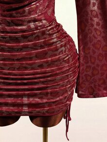 Mistrie Setelan Dua Potong Motif Leopard Merah Berkilau Metalik Gaya Milenium Y2K: Rok Mini Ketat Berlipit dengan Tali Serut dan Atasan Bikini Tanpa Punggung dengan Tali Tipis - Burgundy - View 12