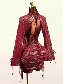 Mistrie Setelan Dua Potong Motif Leopard Merah Berkilau Metalik Gaya Milenium Y2K: Rok Mini Ketat Berlipit dengan Tali Serut dan Atasan Bikini Tanpa Punggung dengan Tali Tipis - Burgundy - View 9