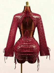 Mistrie Setelan Dua Potong Motif Leopard Merah Berkilau Metalik Gaya Milenium Y2K: Rok Mini Ketat Berlipit dengan Tali Serut dan Atasan Bikini Tanpa Punggung dengan Tali Tipis - Burgundy - View 3