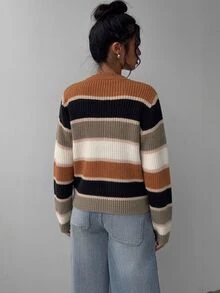 SHEIN BASICS 休閒極簡條紋女款開襟針織衫，適合秋冬外出，女款秋冬毛衣，女款秋冬服飾，秋季穿搭，女款通勤穿搭，基礎上衣，外出穿搭，機場穿搭 - 黑色 - 查看 5