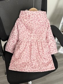 SHEIN Elladie kids 女童粉色豹紋連帽保暖內裡中長版外套，小女孩鈕扣開襟抓皺加厚夾克，秋冬款 - 粉色 - 查看 2