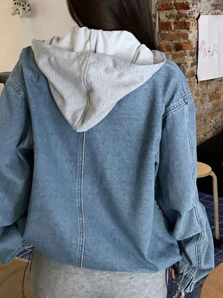 Dazy Plus Jaket Denim Washed Gaya Korea dengan Tudung dan Blok Warna, Koleksi Terbaru Musim Semi/Gugur untuk Anak Perempuan - Medium Wash - View 6