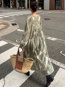 FRIFUL 女款全印花腰部拼接抓皺寬鬆休閒百搭春季長版睡袍連身裙 - 綠色 - 查看 2