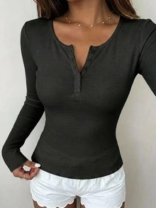 Livesso 女款圓領長袖鈕扣黑色純色修身羅紋針織短版T恤，日常秋季休閒款 - 黑色 - 查看 3