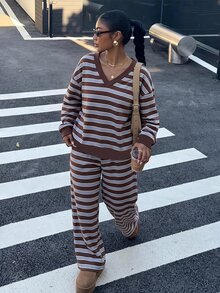 Muchica 復古學院風條紋女款V領長袖運動衫與寬鬆寬腿運動長褲2件套，適合秋冬、休閒通勤、約會、派對、婚禮、海灘、畢業典禮，優雅休閒，Y2K風格，音樂節等多種場合 - 彩色 - 查看 1