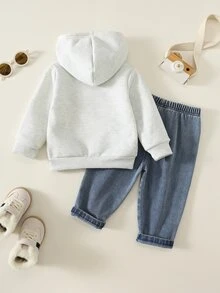 SHEIN 2件組男嬰秋冬休閒字母衛衣與藍色牛仔褲套裝，衛衣套裝，牛仔套裝，運動服套裝，嬰兒套裝 - 彩色 - 查看 4