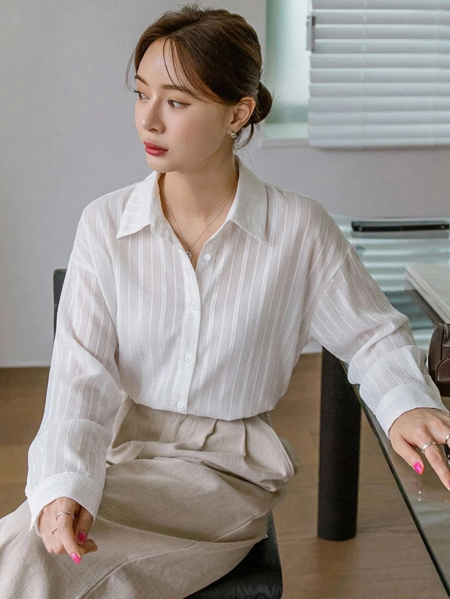 Dazy-Less 秋季休閒簡約百搭純色長袖襯衫 女款商務休閒辦公穿搭 藍白條紋 - 白色 - 查看 1