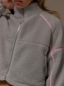 Musera Sport جاكيت صوف بورج قصير بقصة مربعة وسحاب كامل وياقة عالية مع لوحات متباينة، لطيف وأنثوي، للخريف والشتاء، مناسب للجيم والعطلات، بتصميم رقيق وألوان ثلجية - رمادي - مشاهدة 6