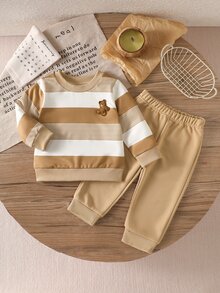 SHEIN Playful Pals 寬條紋熊刺繡休閒賽車風可愛日系男嬰套裝 城市度假派對家庭親子款 棕色波點秋季衛衣 - 卡其色 - 查看 8