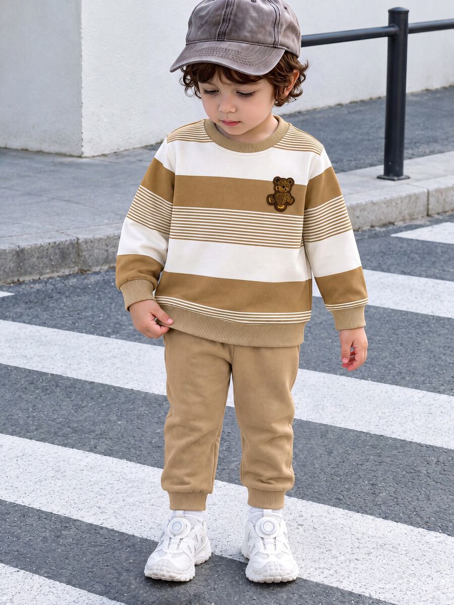 SHEIN Playful Pals 寬條紋熊刺繡休閒賽車風可愛日系男嬰套裝 城市度假派對家庭親子款 棕色波點秋季衛衣