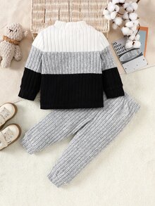 SHEIN Playful Pals 2pcs Baby Boys' Stand Collar Solid Color Patchwork Minimalist Modest Top And Pants Set Autumn Fall Family Matching Milestone Black Grey - Multicolor - View 5