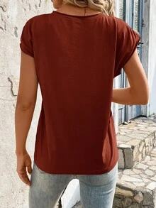 SHEIN LUNE تي شيرت كاجوال للنساء بياقة دائرية وأكمام قصيرة - احمر خشبي - مشاهدة 2