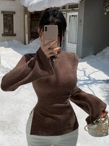 Joudiya Atasan Dalaman Rajut Bergaris Leher Tinggi Slim Fit Warna Cokelat Musim Gugur/Dingin, Lengan Lonceng, Kaos Wanita Elegan untuk Kantor, Perjalanan, dan Kencan - Coklat - View 1