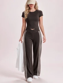 SHEIN Sovereign Charm Celana Panjang Olahraga Wanita dengan Motif Garis-garis, Nyaman untuk Olahraga, Latihan, Jogging, dan Yoga - Coklat - View 1