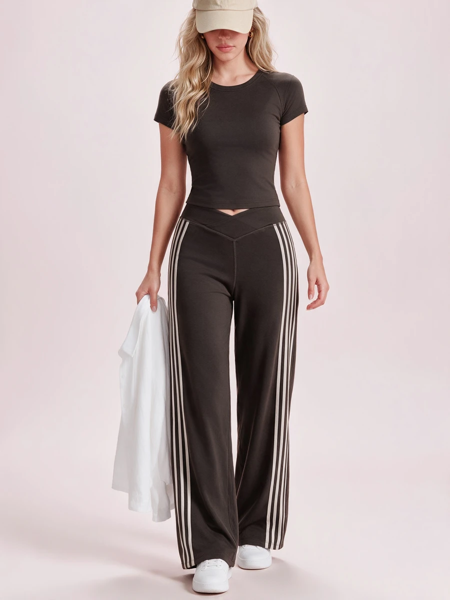 SHEIN Sovereign Charm Celana Panjang Olahraga Wanita dengan Motif Garis-garis, Nyaman untuk Olahraga, Latihan, Jogging, dan Yoga - Coklat - View 1