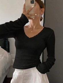 Livesso 女款黑色圓領長袖純色寬鬆休閒落肩百搭萬能T恤，秋季 - 黑色 - 查看 4