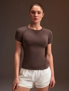 Powerista 女款四季運動保守風運動休閒無縫短袖運動T恤，透氣健身上衣，適合健身房運動，深棕色，夏季 - 棕色 - 查看 5