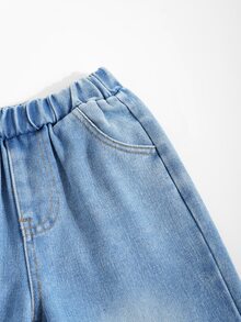 SHEIN ملابس طفل صغير ولد من الدنيم: جاكيت مع تطريز دب كرتوني وبنطلون جينز مستقيم الساق. مناسب للربيع والخريف والشتاء - أزرق فاتح - مشاهدة 7