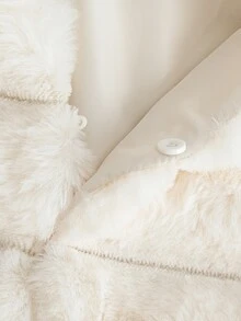 SHEIN Elladie kids 1件女童冬季新款返校新年奶油白色柔軟奢華公主風厚款人造兔毛大衣，橫條拼接設計，大翻領前扣短版長袖款，適合生日派對、拜訪親戚、店鋪拍照、日常購物，女童氣質假日外套 - 米色 - 查看 5