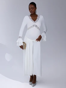 Cheriluna Maternity Maternity Photoshoot V-Neck Lace Patchwork Long Sleeve Ruffle Hem Fitted Maxi Dress - White - View 4