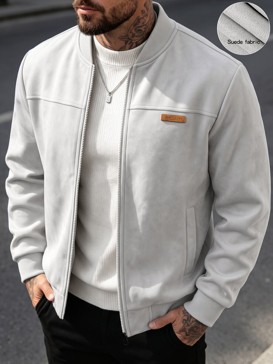 Manfinity CasualCool Jaket Baseball Pria Bahan Suede Imitasi, Jaket Kerah Tegak Abu-abu Muda dengan Resleting dan Patch Kulit, Jaket Luar Bergaris Longgar Kasual Serbaguna untuk Perjalanan Sehari-hari di Musim Gugur/Dingin - Grey - View 1