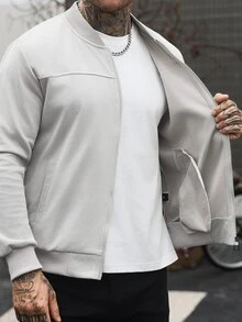 Manfinity CasualCool Jaket Baseball Pria Bahan Suede Imitasi, Jaket Kerah Tegak Abu-abu Muda dengan Resleting dan Patch Kulit, Jaket Luar Bergaris Longgar Kasual Serbaguna untuk Perjalanan Sehari-hari di Musim Gugur/Dingin - Grey - View 6