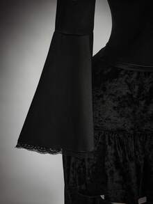 SHEIN ICON Plus Size Y2K Halloween Lace Patchwork Basic Bell Sleeve Knit T-Shirt Top Gothic Innerwear Fall - Black - View 10