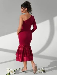 Cheriluna Maternity Maternity Photoshoot Dress, One-Shoulder Long Sleeve Fitted Dress With Ruffle Hem And Double Layer Design - Burgundy - View 3