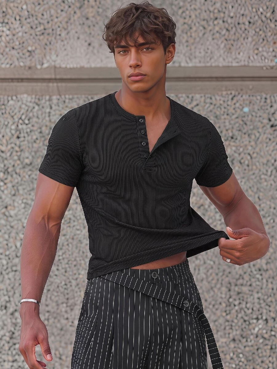 ESTAVOR Camiseta de manga corta con media tapeta de botones y textura acanalada versátil de moda para hombres - Negro - Ver 1