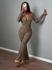 Slaydiva 2pcs Women Sexy Casual Leopard Print Fitted Top & Flare Pants Set - Multicolor - View 5