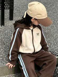 SHEIN Elladie kids 2件組女童配色插肩連帽拉鍊外套與寬腿運動長褲 米色棕色蝴蝶結圖案 秋季服飾 返校季 7歲生日 - 卡其色 - 查看 9