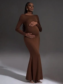 Cheriluna Maternity 纯色露背珍珠装饰超长鱼尾下摆长袖紧身孕妇拍照连衣裙 - 棕色 - 查看 1