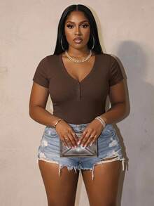 Slaydiva Plus Size Fashion Button Half Placket Short Sleeve T-Shirt Streetwear - Rust Brown - View 1