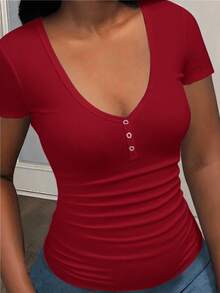 Slaydiva Kaos Wanita Ukuran Besar Warna Polos Leher V Lengan Pendek Kasual Seksi Bergaris Merah Malam Musim Panas - Merah - View 6