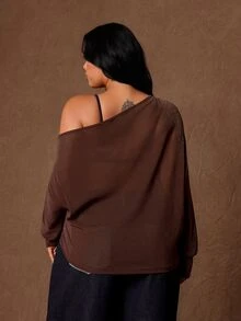 Vibekara Plus Atasan Transparan Lengan Kelelawar Leher Asimetris - Coffee Brown - View 2