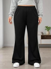 SHEIN CURVE+ Plus Size Women's Black Ribbed Knit Flare Leg Slim Fit Pants, Autumn/Winter Fall - Black - View 3