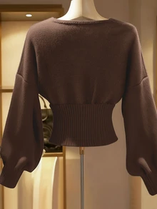 SHEIN Franclia 女款秋冬交叉領正式時尚落肩長袖純色假鈕扣金屬別針針織套頭毛衣 - 棕色 - 查看 2
