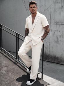 Manfinity CasualCool 大尺碼男士雙排扣翻領襯衫與長褲套裝，米色，夏季，休閒，城市度假，兩件式套裝，象牙色西裝，街頭風，老錢風，海灘穿搭，正式 - 米色 - 查看 1