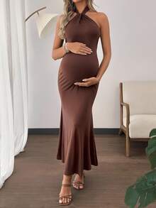 Cheriluna Maternity 孕妇纯色鱼尾下摆修身优雅挂脖连衣裙孕妇装 - 棕色 - 查看 2