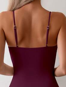 Swim Basics 女士夏季海滩度假风纯色金属细节褶皱胸部镂空修身连体泳衣西式泳衣镂空连体泳衣单件式泳衣全包臀泳衣吊带连体镂空泳衣酒红色连体镂空泳衣 - 酒紅色 - 查看 5