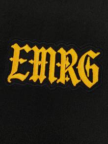 Manfinity EMRG 男士純黑色短袖T恤，哥德風EMRG字母刺繡印花短袖，Y2K街頭風復古上衣 - 黑色 - 查看 3