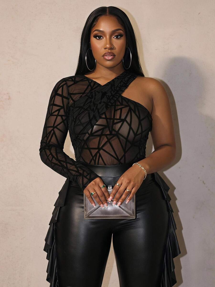 Slaydiva ملابس علوية نسائية مقاسات كبيرة أنيقة وجذابة من الشبك المطبع بنقوش مجوفة وملتوية ضيقة الحجم - الأسود - مشاهدة 1